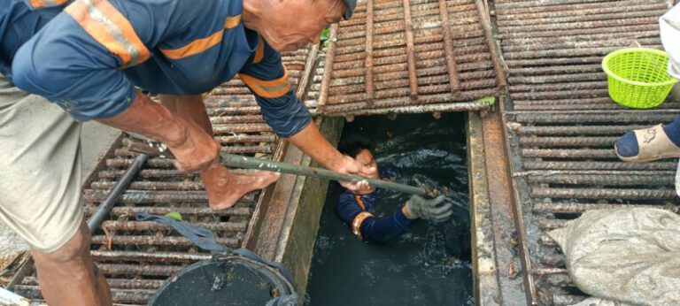 รับจ้างลอกท่อบางบ่อ